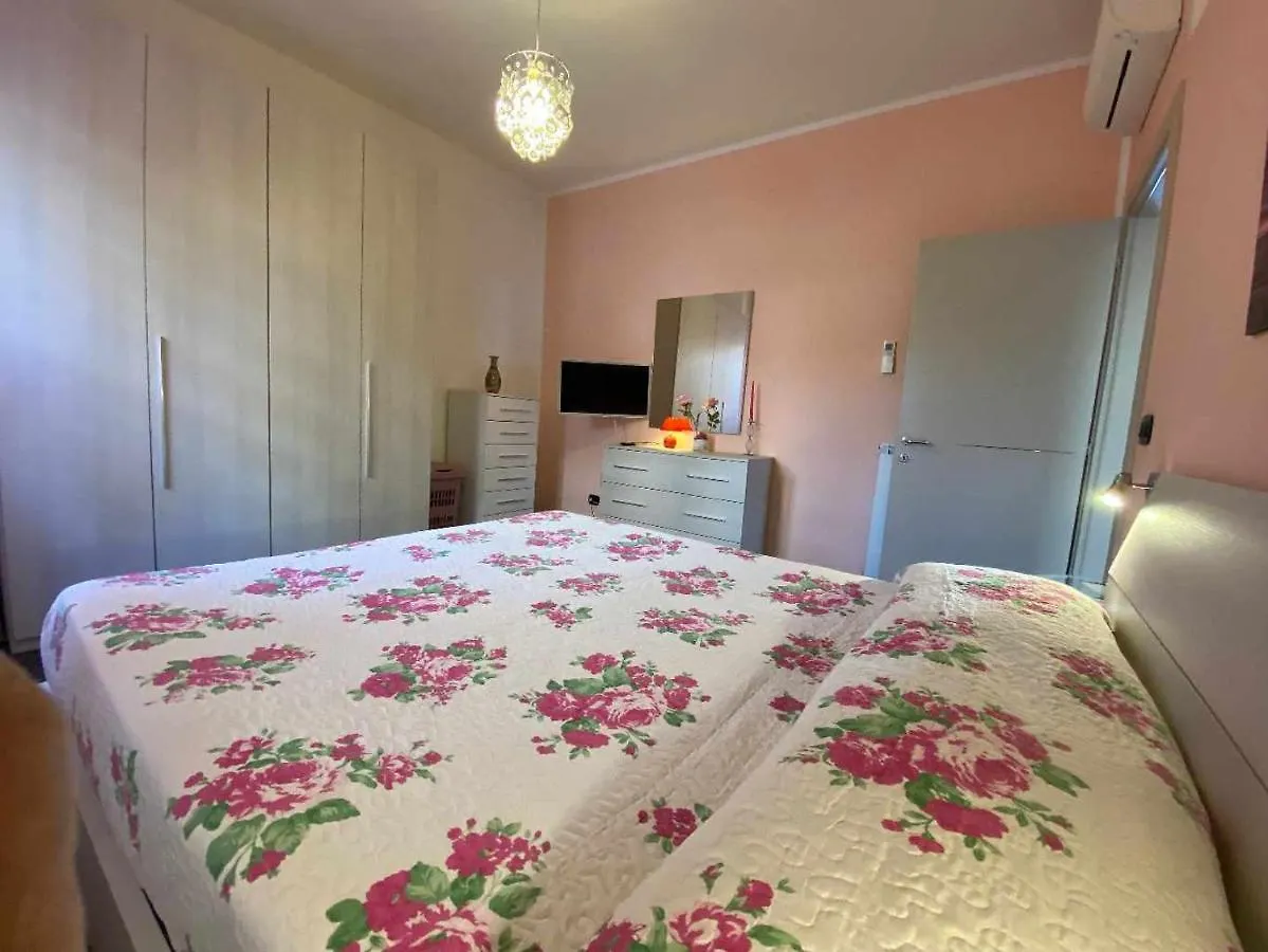 アパート Apartament Arcobaleno A 500 Metri Dal Mare アルビッソラ・マリーナ イタリア